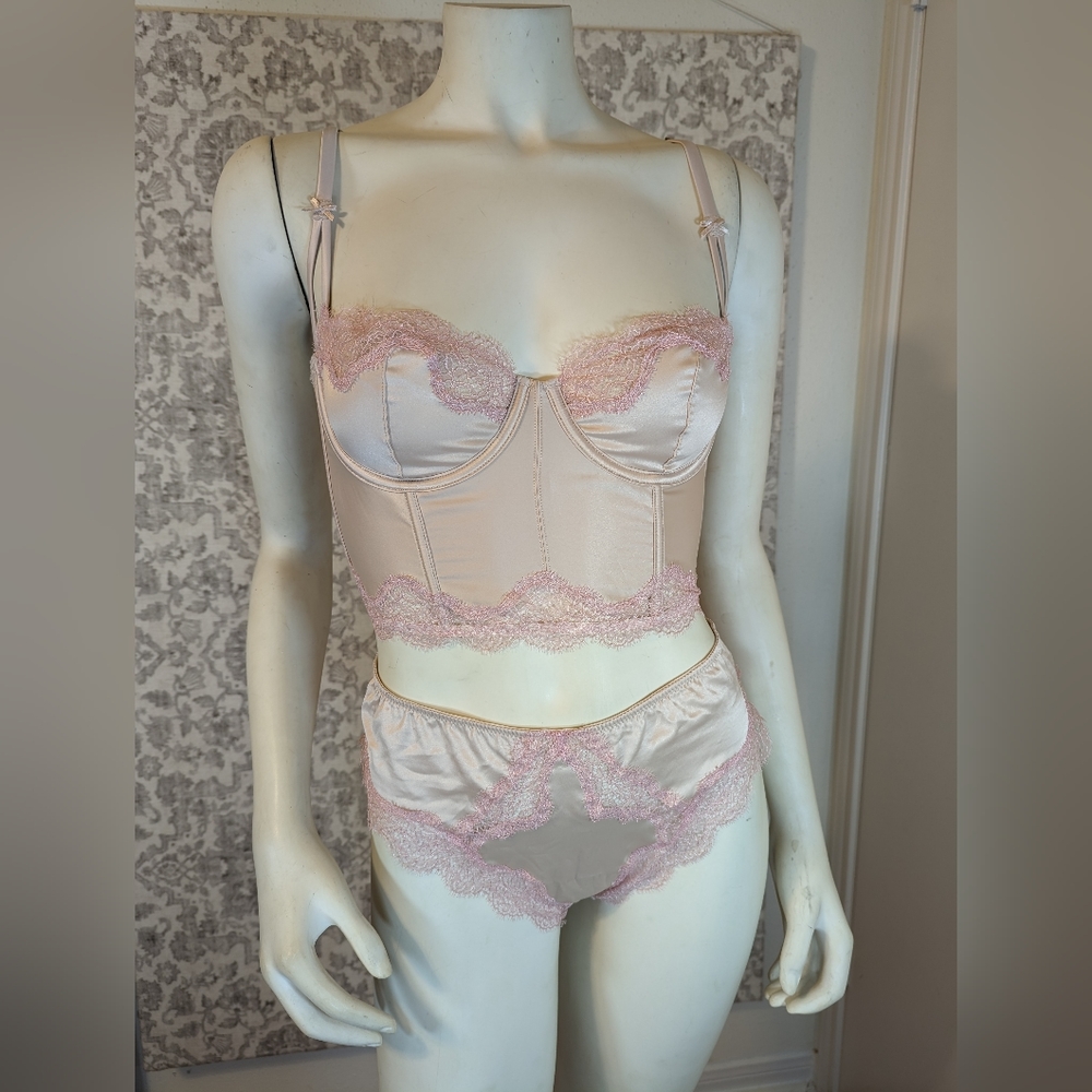 Victoria's Secret Bustier and Panty Set Pale Peach and Light Pink 34C & Medium